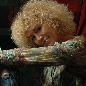 Center Presents: Jennie DeVoe